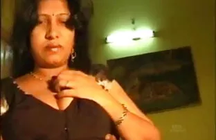 लेस्बियन दास कराह रही है और संभोग सेक्सी फिल्म फुल एचडी के दौरान, मालकिन के साथ भाड़ में जाओ