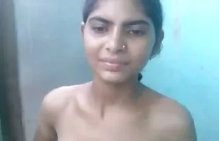 चमकदार ब्लू फिल्म हिंदी मूवी फुल एचडी कुतिया उसे आश्चर्यजनक गर्म शरीर से पता चलता है