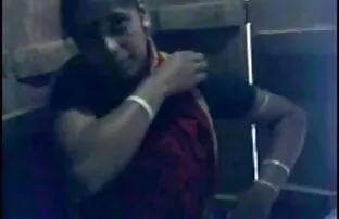 मेरे हिंदी ब्लू फुल एचडी पति देर से घर आते हैं, इसलिए मुझे बात करनी होगी