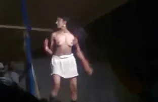कोई बच 2: गला घोट दिया और सेक्स मूवी एचडी फुल समलैंगिक गुलाम चिल्लाती चाबुक के सामने