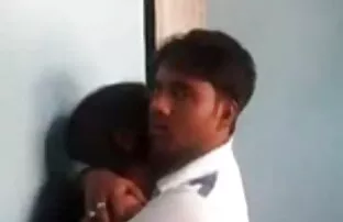 बंद मरोड़ते बड़ा मुर्गा और ब्लू हिंदी फुल एचडी सह