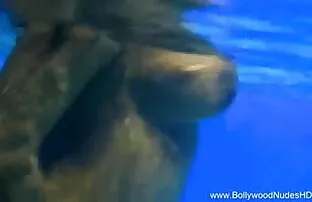 बालों वाली समलैंगिक स्टील उसके हिंदी सेक्सी फुल मूवी एचडी वीडियो दो गर्लफ्रेंड के साथ यौन संबंध है