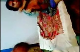 परिपक्व कार्यालय फूहड़ एक फुल एचडी में ब्लू सेक्सी बार में दो लंड प्रसन्न