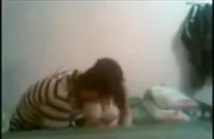 जूलिया शरारती शिक्षक-सचिव नाइलन के मोज़े सेक्सी फिल्म फुल एचडी अंग्रेजी की परतों में